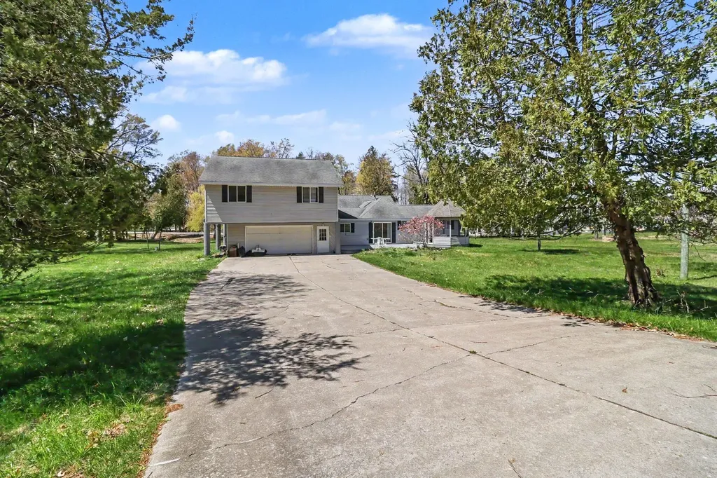 6665 Lakeshore Road Manistee Township MI 49660