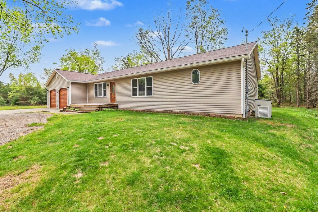 3175 W Hansen Road Amber Township MI 49431