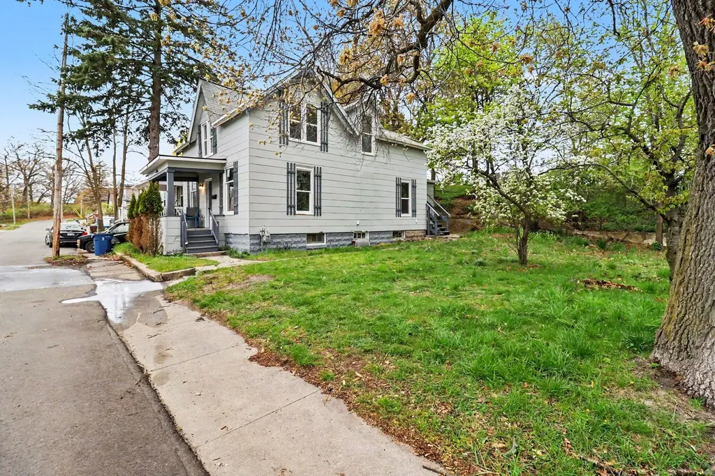 280 6th Avenue Manistee City MI 49660