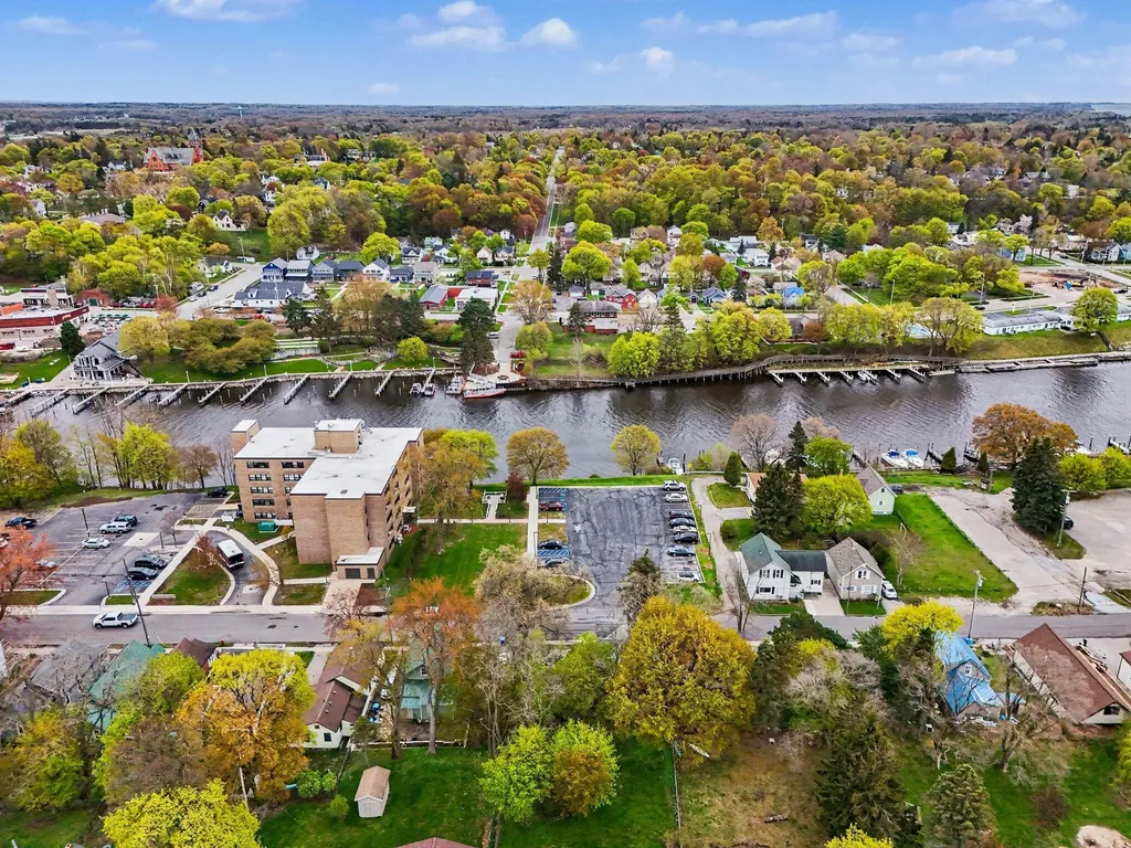 280 6th Avenue Manistee City MI 49660
