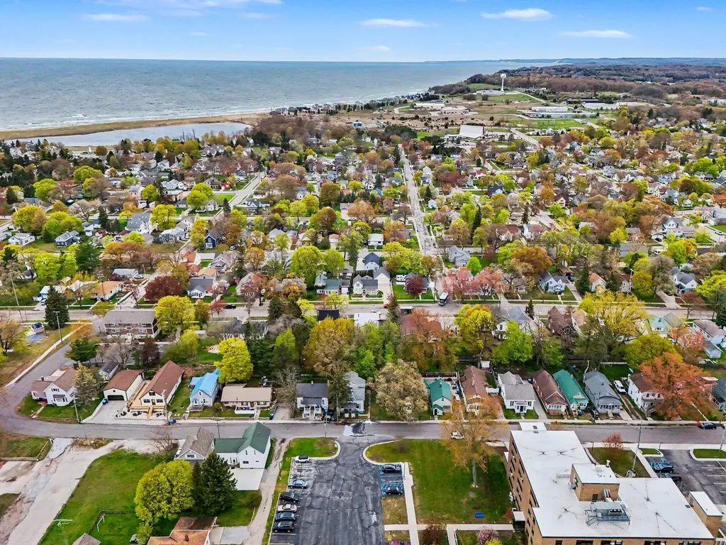 280 6th Avenue Manistee City MI 49660