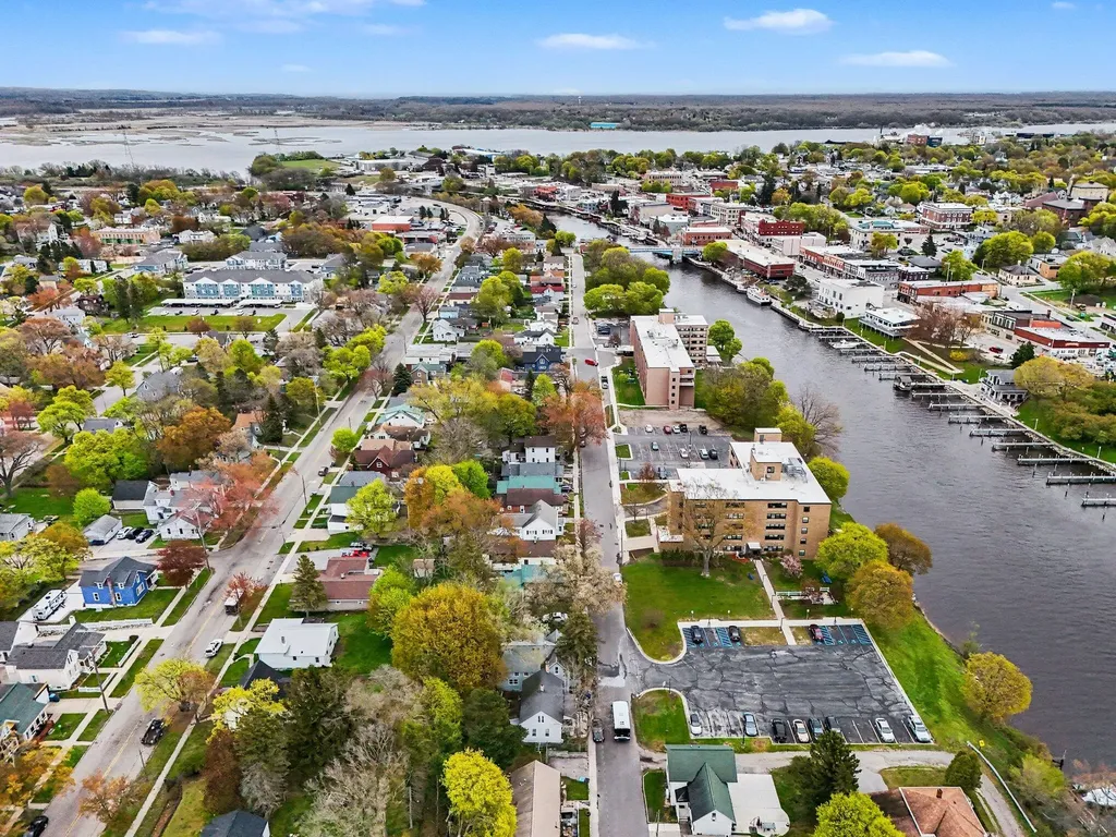 280 6th Avenue Manistee City MI 49660