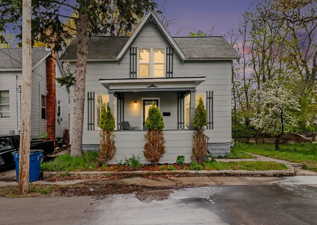 280 6th Avenue Manistee City MI 49660