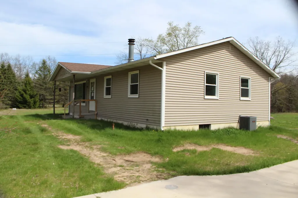 2465 E Arthur Road Otto Township MI 49452