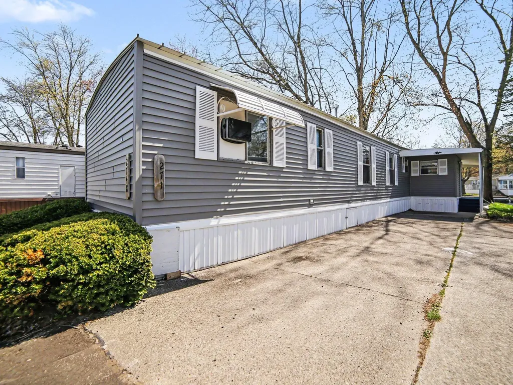 2748 S Tamarac Drive Hamlin Township MI 49431