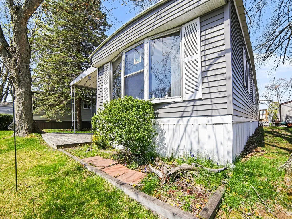 2748 S Tamarac Drive Hamlin Township MI 49431