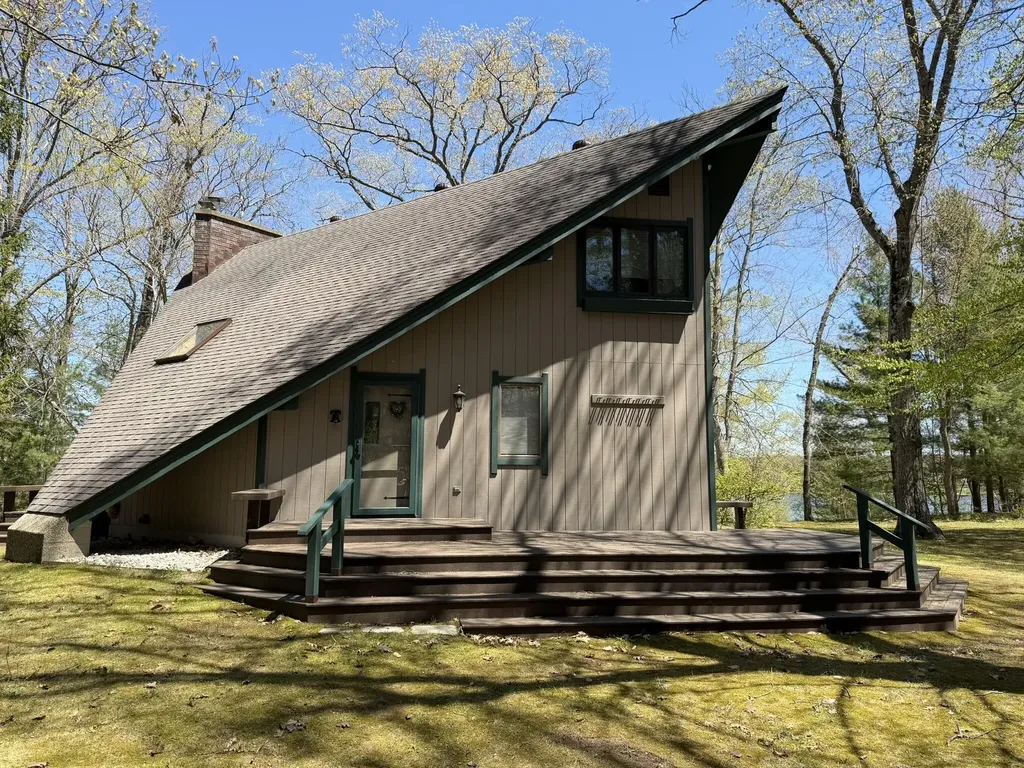 5620 N Utter Drive Sauble Township MI 49644