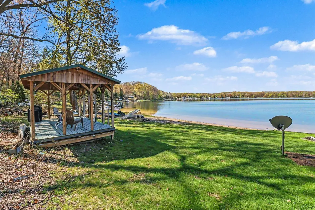 7075 N Poplar Road Unknown City MI 49411