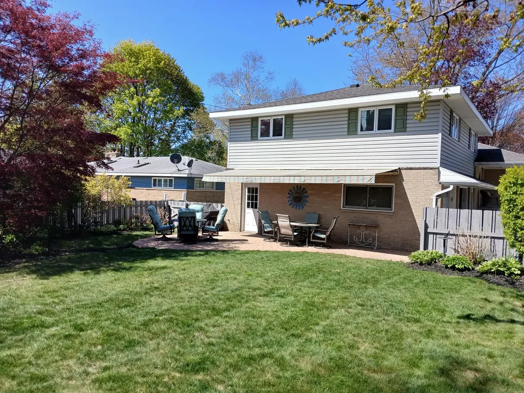 318 N Emily Street Ludington City MI 49431
