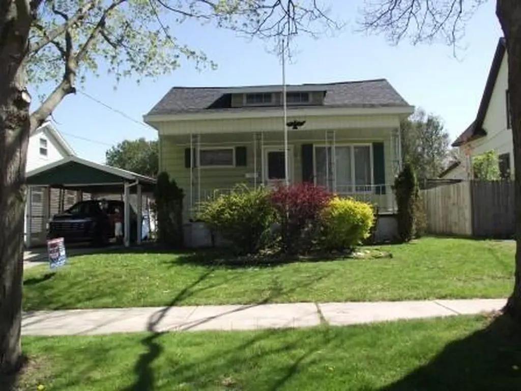 365 7th Street Manistee Township MI 49660