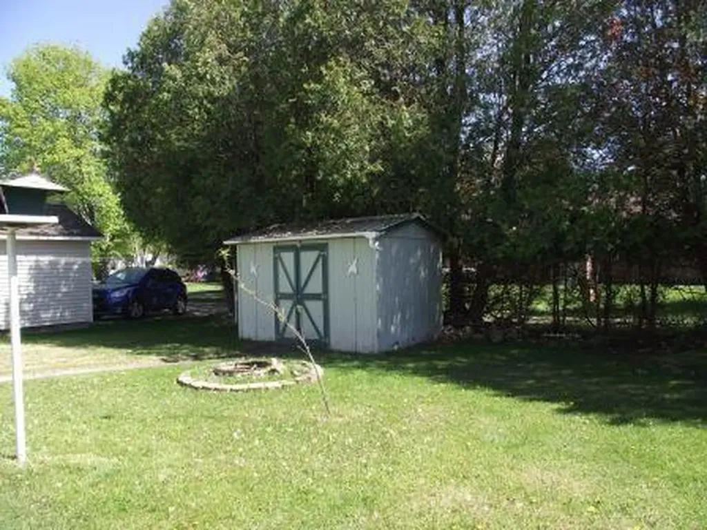 365 7th Street Manistee Township MI 49660