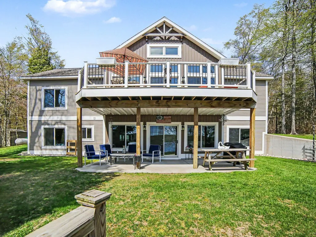 5203 W Bald Eagle Drive Pere Marquette Charter Township MI 49431