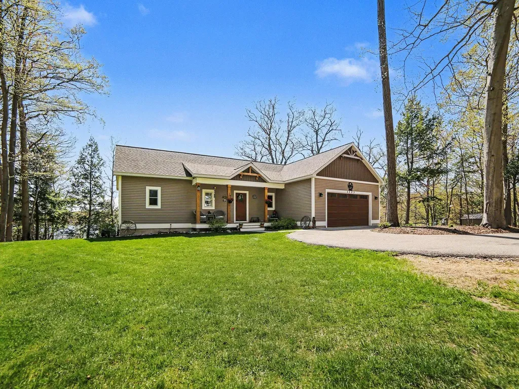 5203 W Bald Eagle Drive Pere Marquette Charter Township MI 49431
