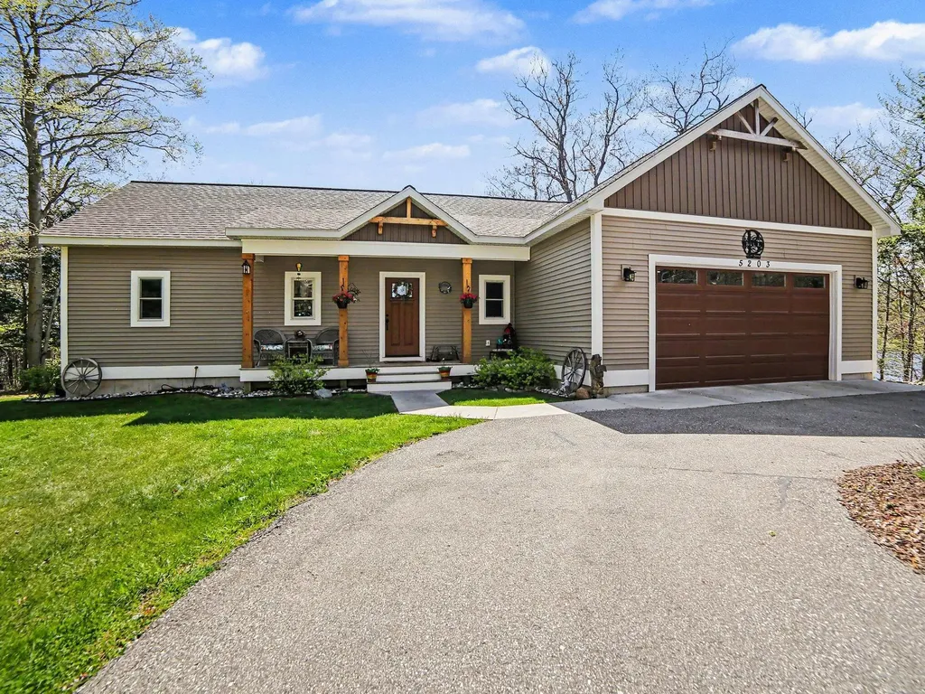 5203 W Bald Eagle Drive Pere Marquette Charter Township MI 49431
