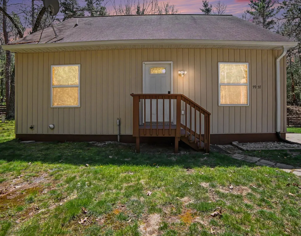 5957 W Ede Street Pentwater Township MI 49449