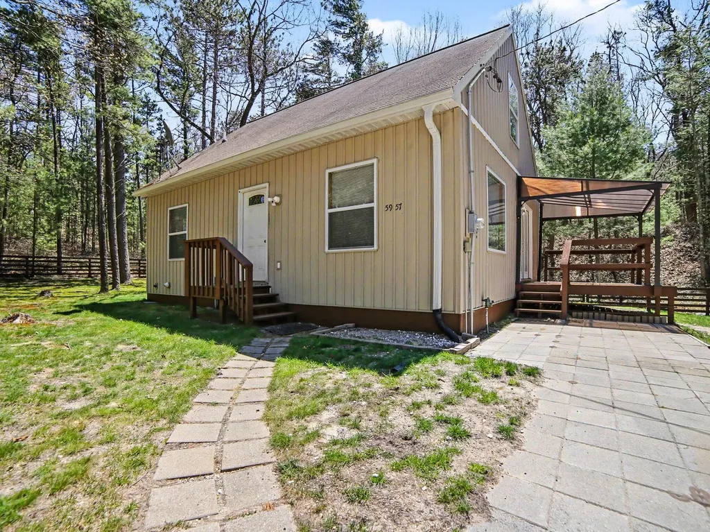 5957 W Ede Street Pentwater Township MI 49449