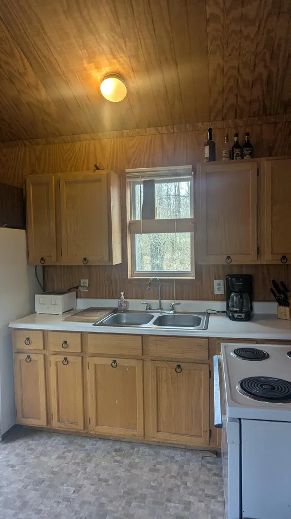 20179 N Coates Highway Dickson Township MI 49619
