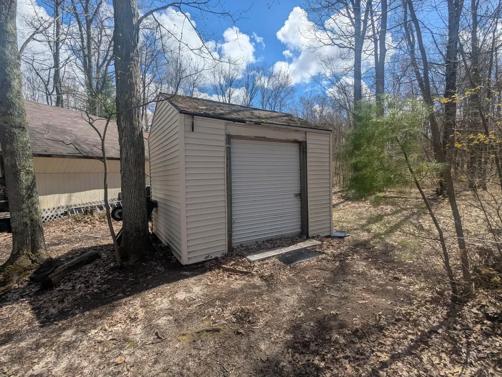 20179 N Coates Highway Dickson Township MI 49619