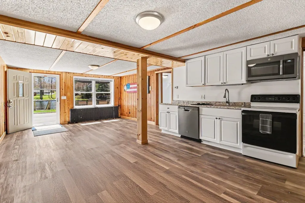 6875 W Illinois Street Hamlin Township MI 49431