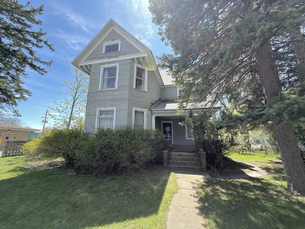 339 2nd Street Manistee City MI 49660