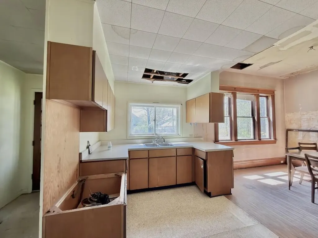 339 2nd Street Manistee City MI 49660