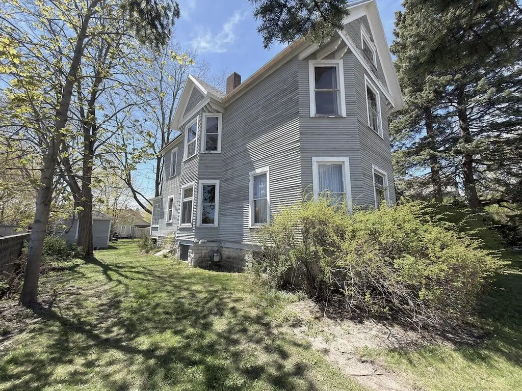 339 2nd Street Manistee City MI 49660