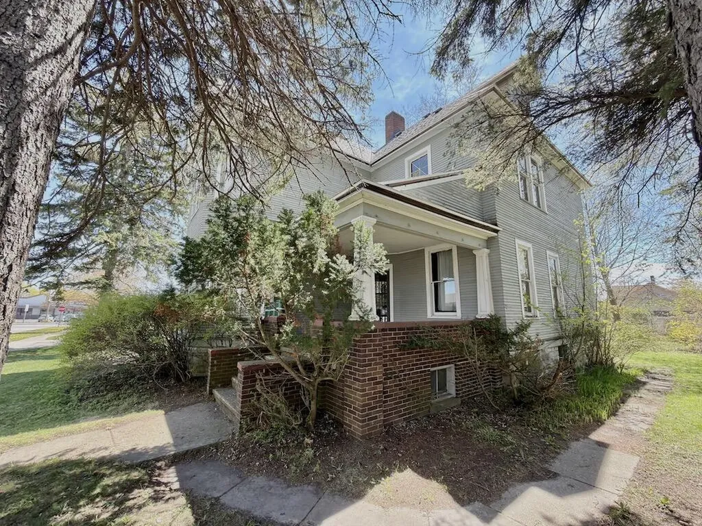 339 2nd Street Manistee City MI 49660