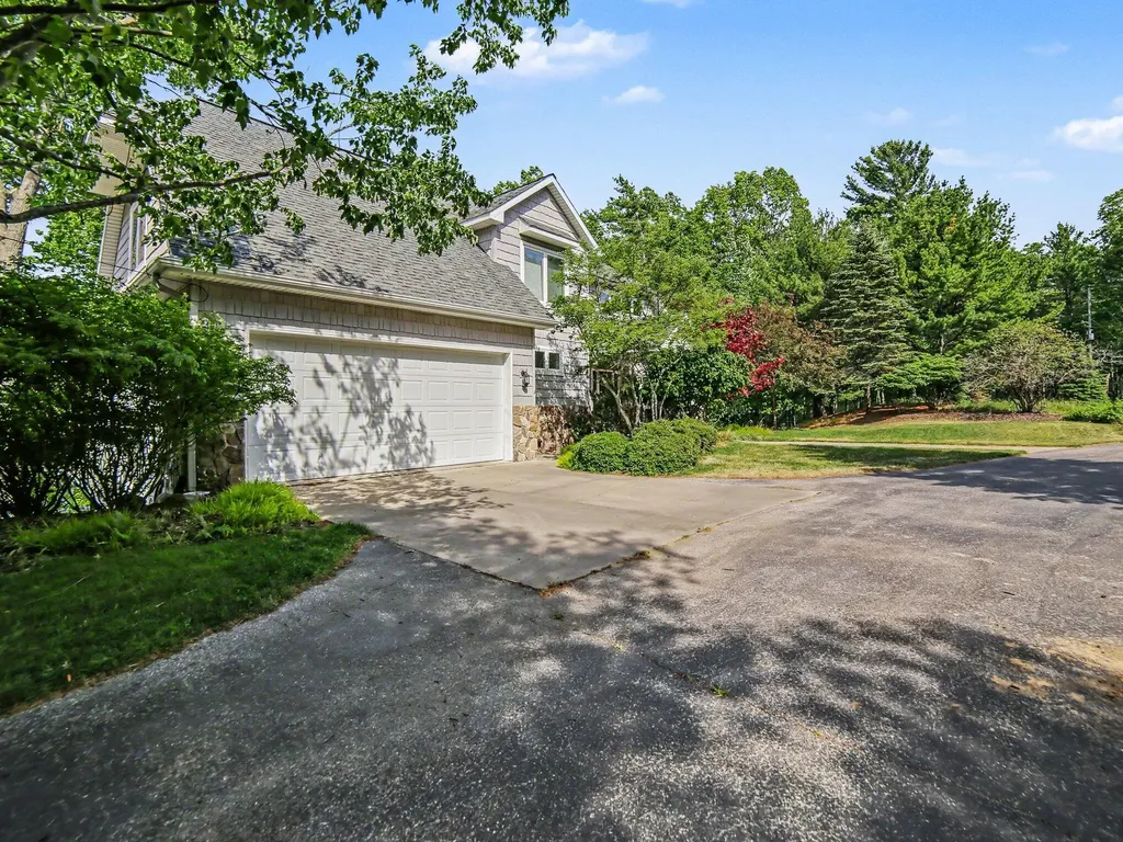 5628 W Longbridge Road Pentwater Township MI 49449