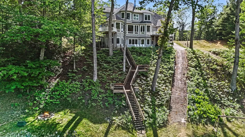 5628 W Longbridge Road Pentwater Township MI 49449