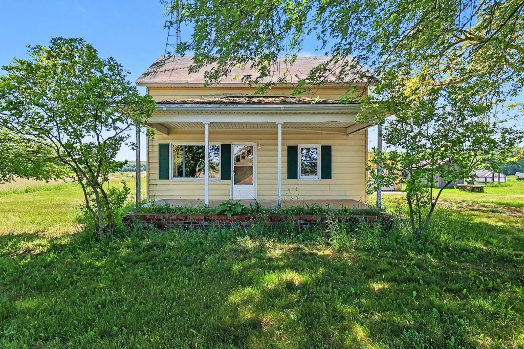 3516 N Ridge Road Golden Township MI 49436