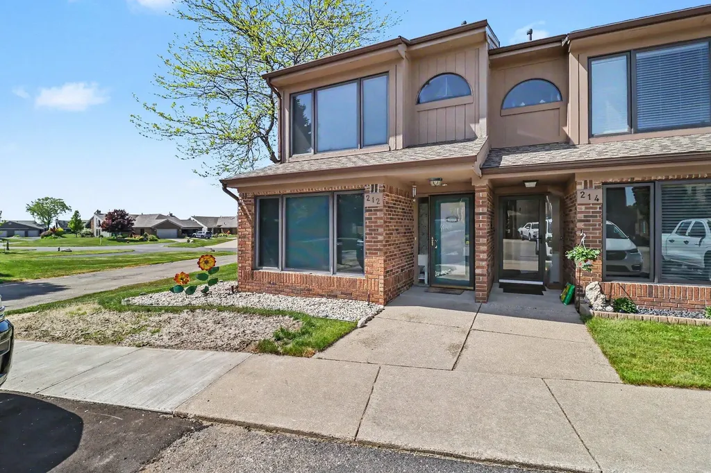 212 Harbor Drive Ludington City MI 49431