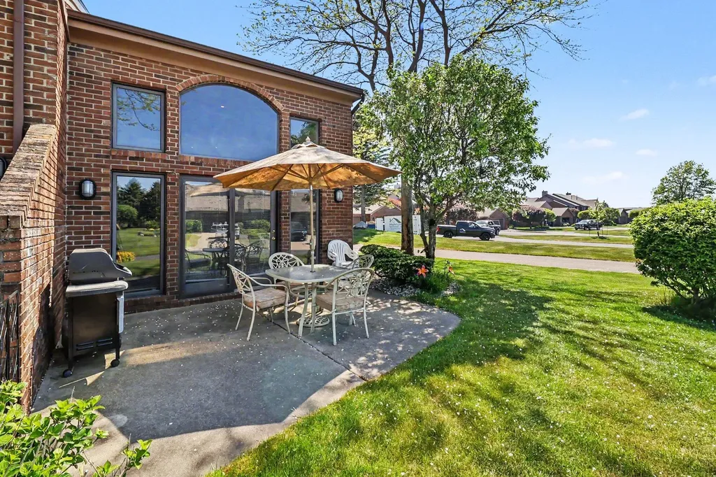 212 Harbor Drive Ludington City MI 49431