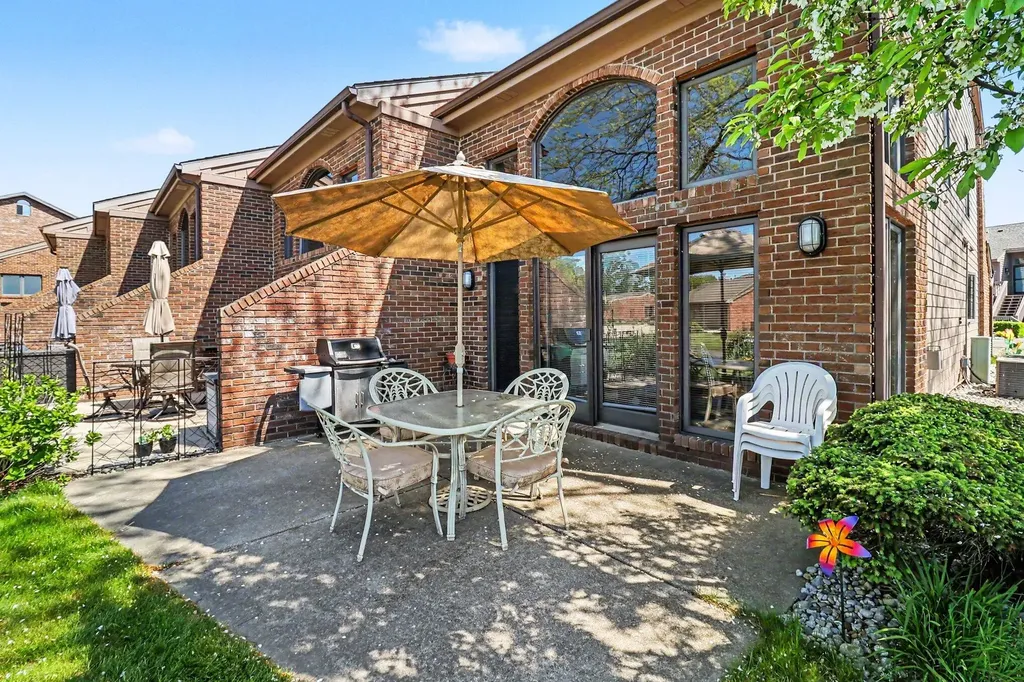 212 Harbor Drive Ludington City MI 49431