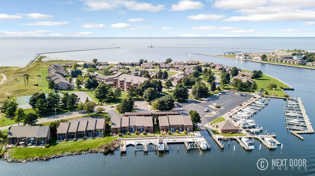 212 Harbor Drive Ludington City MI 49431