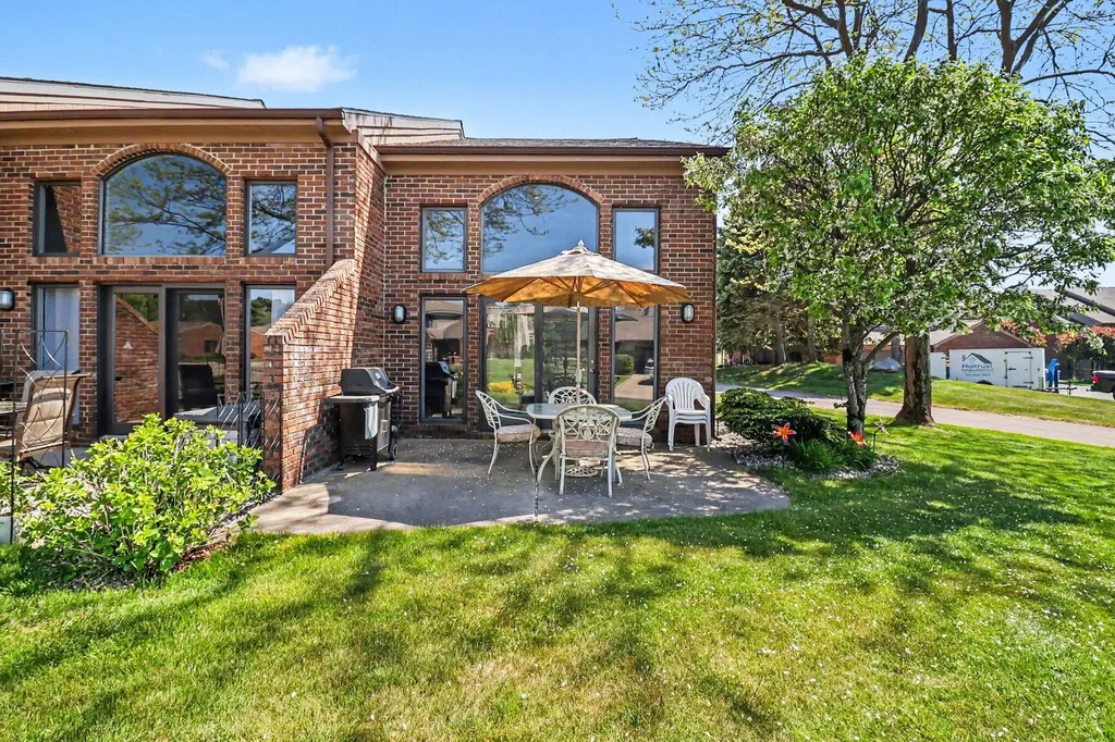 212 Harbor Drive Ludington City MI 49431