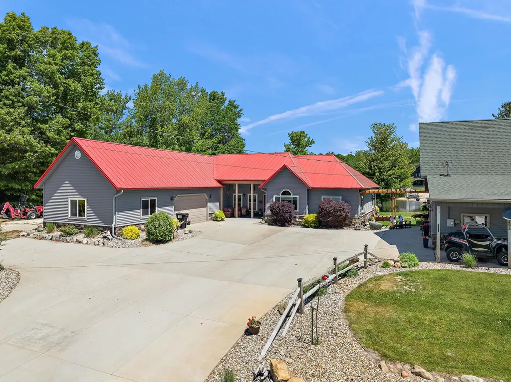 8662 W Edgewood Road Golden Township MI 49436