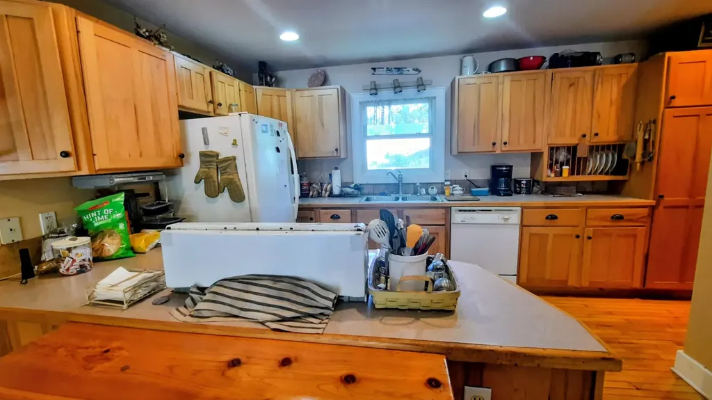 8052 Schroeder Street Onekama Village MI 49675