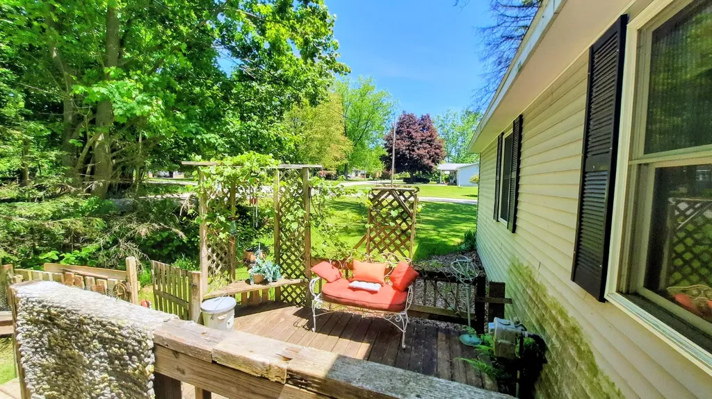 8052 Schroeder Street Onekama Village MI 49675