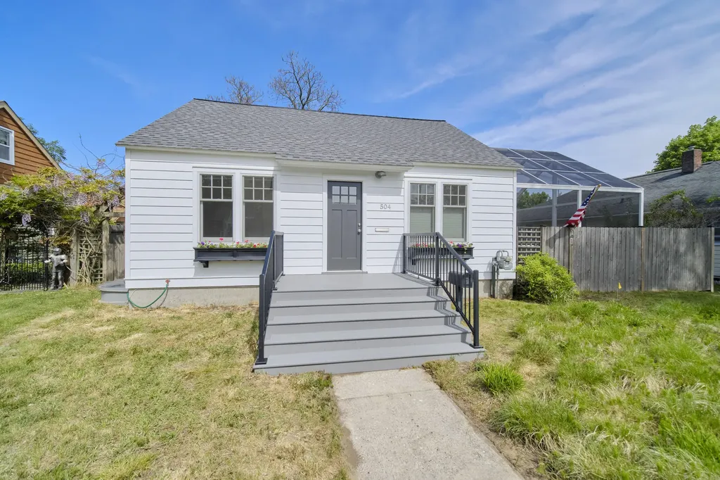 504 N Lewis Street Ludington City MI 49431