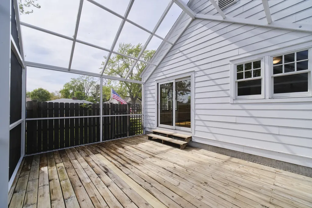 504 N Lewis Street Ludington City MI 49431