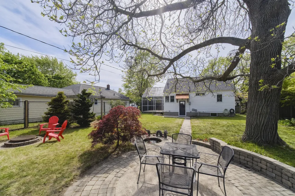 504 N Lewis Street Ludington City MI 49431
