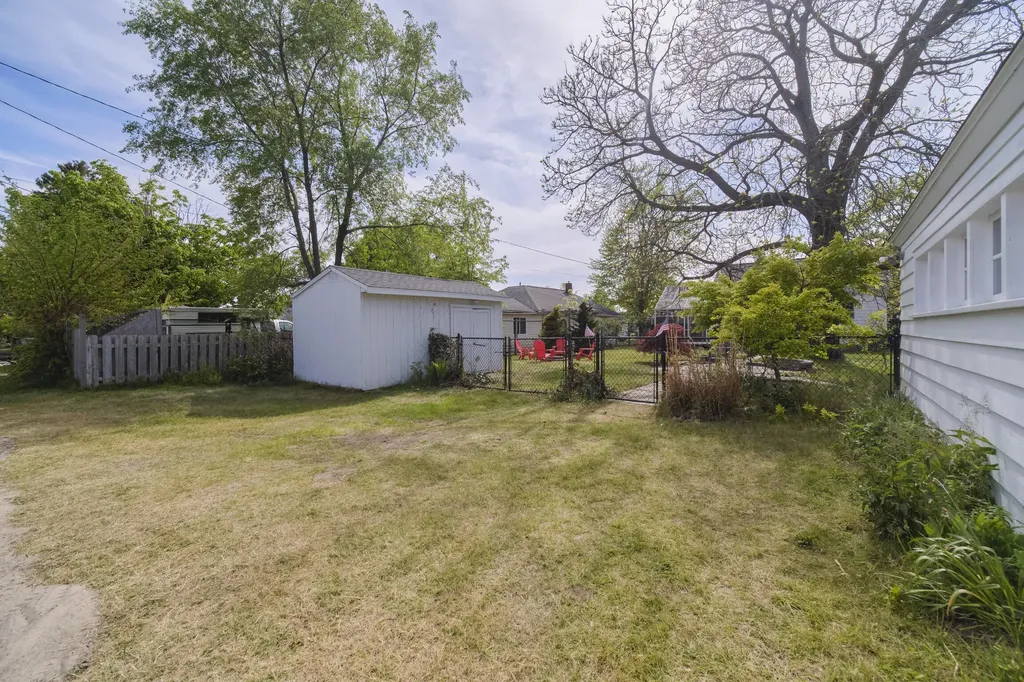 504 N Lewis Street Ludington City MI 49431
