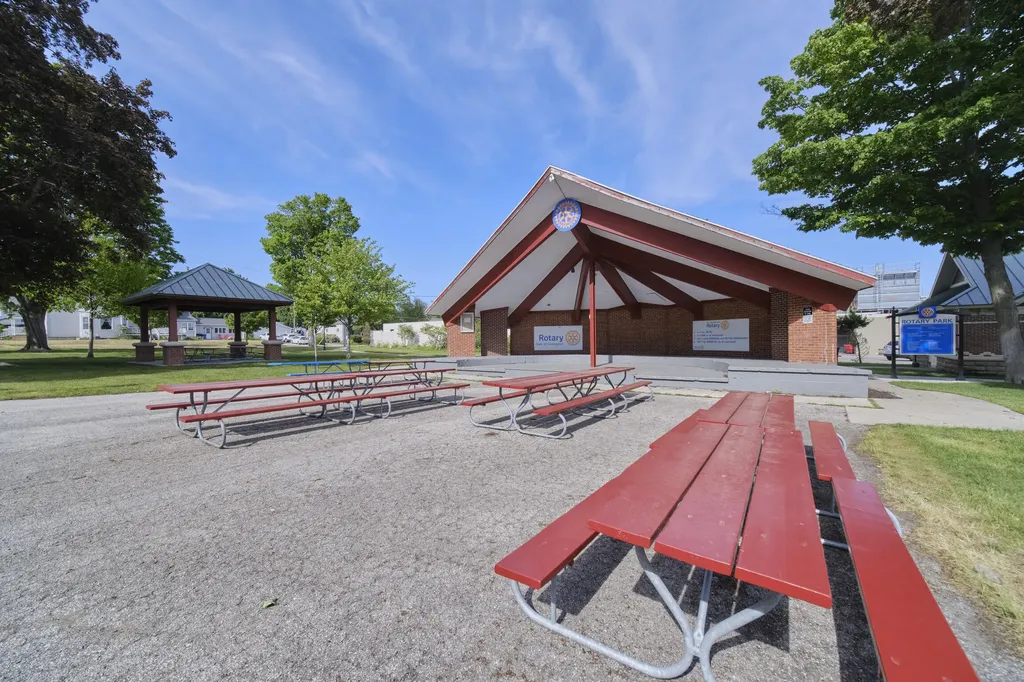 504 N Lewis Street Ludington City MI 49431
