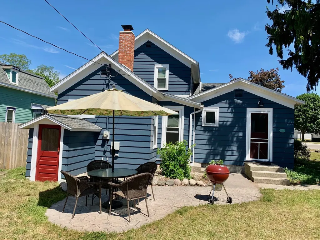 413 N Rath Avenue Ludington City MI 49431