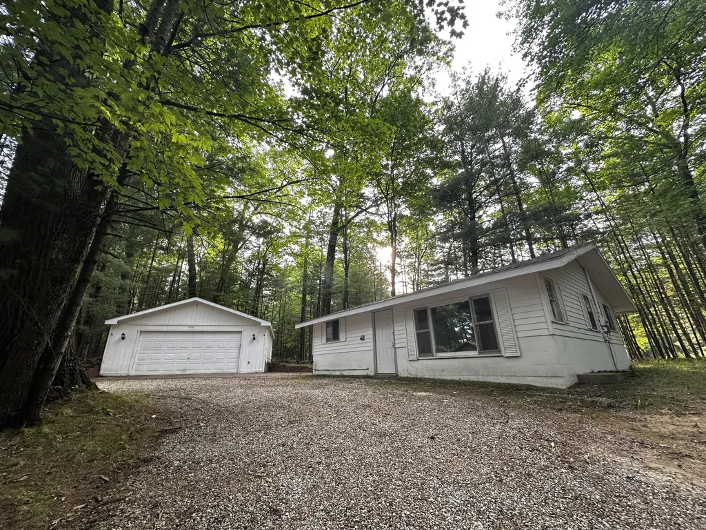 5112 N Red Maple Street Sauble Township MI 49644