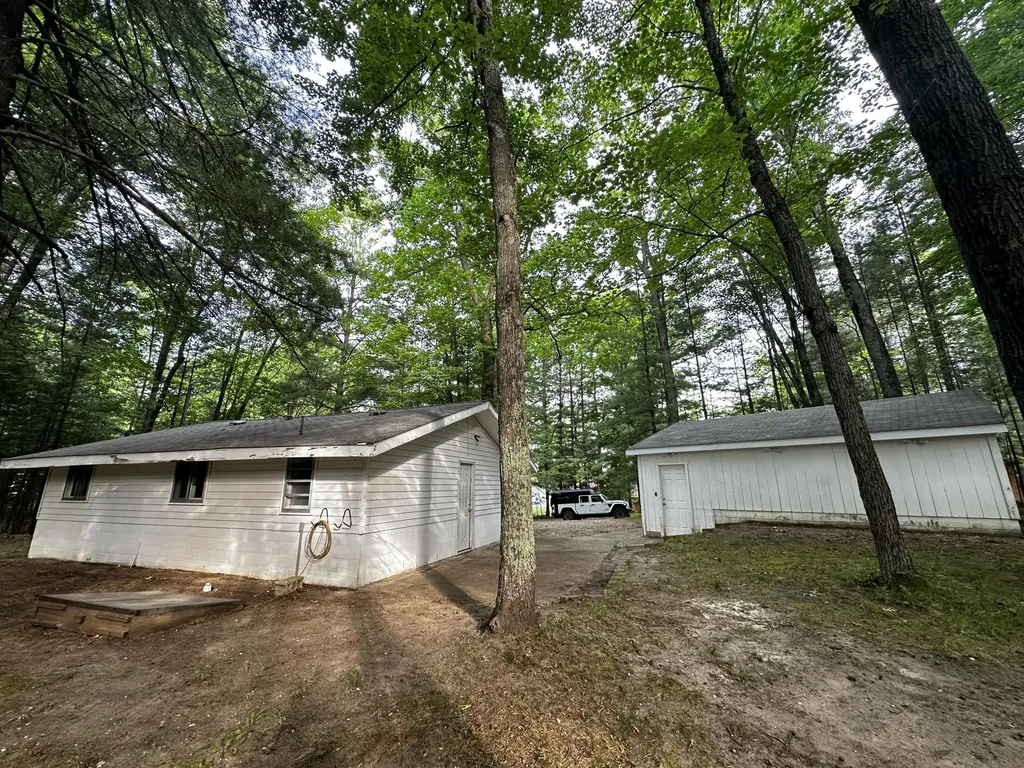 5112 N Red Maple Street Sauble Township MI 49644