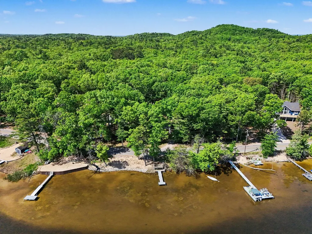 7399 S Lakeshore Drive Summit Township MI 49449
