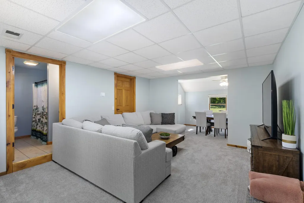 14641 Thompson Avenue Unknown City MI 49683
