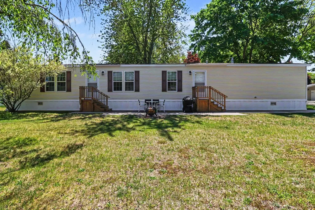 2860 Trepanier Drive Hamlin Township MI 49431