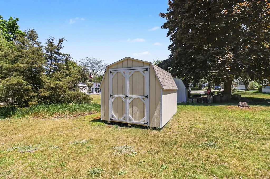 2860 Trepanier Drive Hamlin Township MI 49431